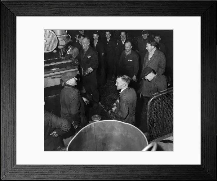Framed Print : Mr Gaitskell meets the steel men. Mr. Gaitskell joins a group on the shop floor Framed Print : Mr Gaitskell meets the steel men. Mr. Gaitskell joins a group on the shop floor