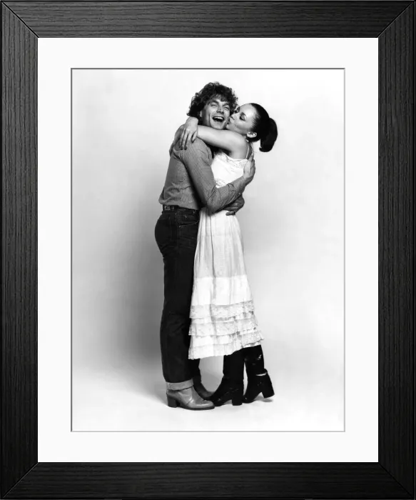 Framed Print : Kissing. November 1977 P010013 Framed Print : Kissing. November 1977 P010013