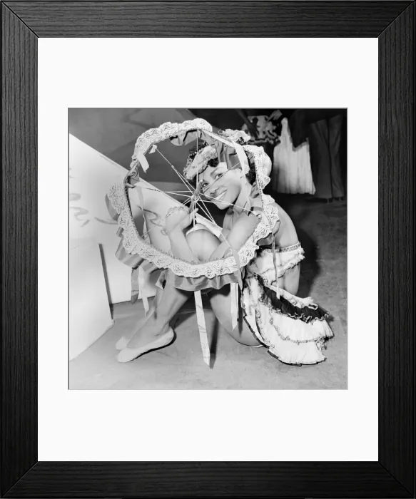 Framed Print : Entertainment Dance: A company from Brazil rehearsing at the Stoll Theatre in a Ballet