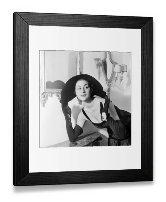Framed Print : Italy: Fashion. Simonetta Di Cesario, drapes material round model