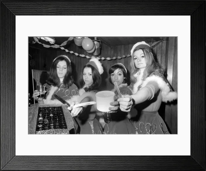 Framed Print : At an exclusive hairdressers shop called Samson and Delilah