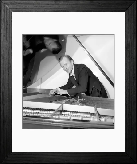 Framed Print : Concert pianist, Albert Ferber, was giving a recital at the Wigmore Hall when a string Framed Print : Concert pianist, Albert Ferber, was giving a recital at the Wigmore Hall when a string