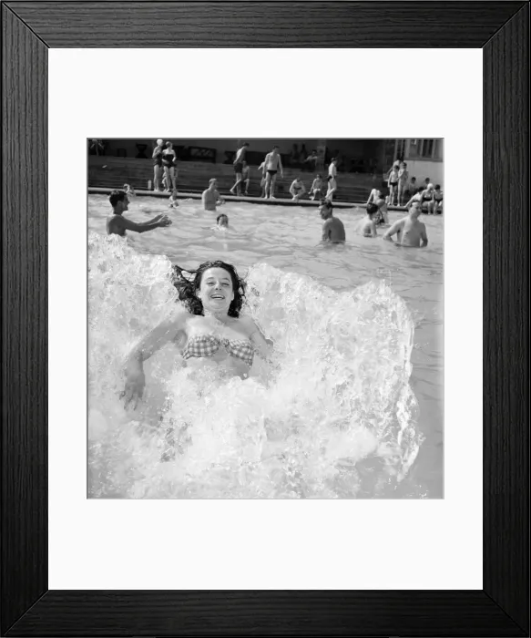 Framed Print : Galleon Pool: 21 year old Wendy Newgrosh from Prestwich Lanes. June 1960 M4290-010