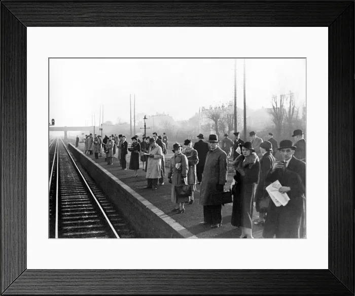 Framed Print : Commuters waiting on the platform. c. 1950 P044406 English Railways