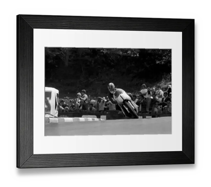 Framed Print : Sport Motorcycling: Isle of man TT Racing Production 250CC Class