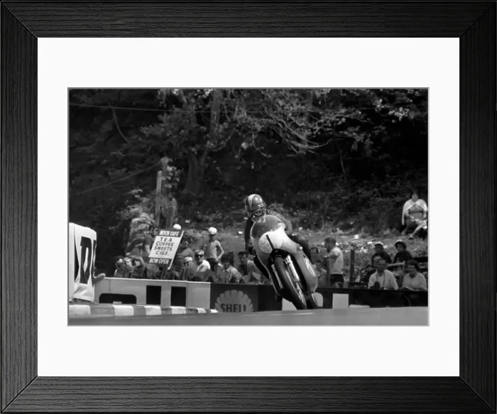 Framed Print : Sport Motorcycling: Isle of man TT Racing Production 250CC Class Framed Print : Sport Motorcycling: Isle of man TT Racing Production 250CC Class