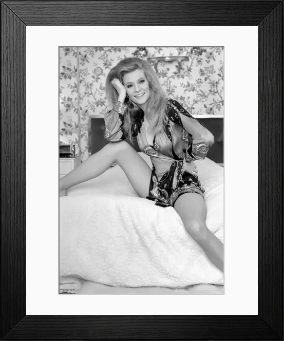 Framed Print : Beautiful blonde model Vicki Hodge is finding more work in the show business scene Framed Print : Beautiful blonde model Vicki Hodge is finding more work in the show business scene