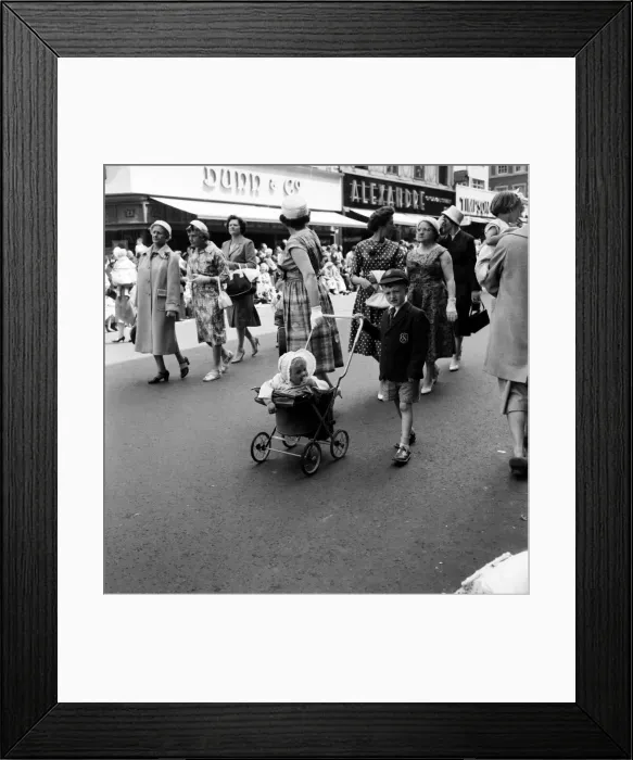 Framed Print : Mothers and babies taking part in the Manchesterr Whit Walks. June 1960 M4383-009