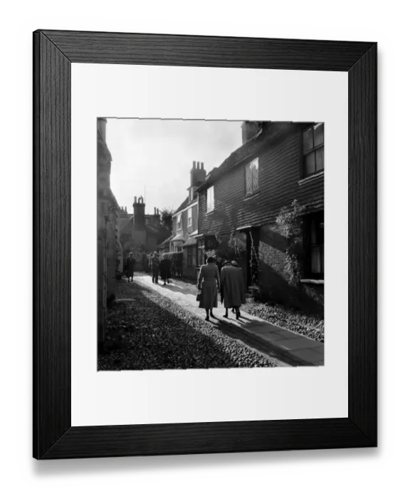 Framed Print : Places: England: Rye. General Street scene in and a round The Sussex town of Rye Framed Print : Places: England: Rye. General Street scene in and a round The Sussex town of Rye