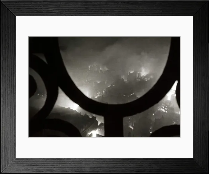 Framed Print : War Bomb Damage Night Scene Fire London Blitz 29 / 12 / 1940 Framed Print : War Bomb Damage Night Scene Fire London Blitz 29 / 12 / 1940