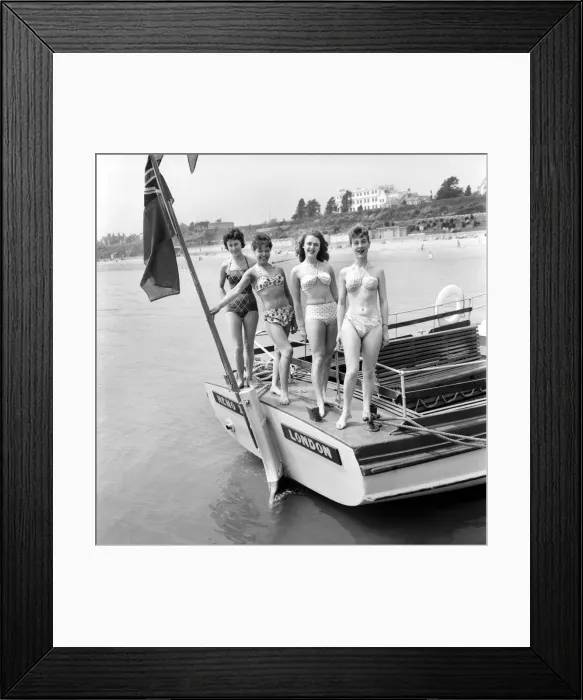 Framed Print : Bathing Girl: Glamour on the Clacton Beach: L. to R. Peggy Palmer, 16 Framed Print : Bathing Girl: Glamour on the Clacton Beach: L. to R. Peggy Palmer, 16