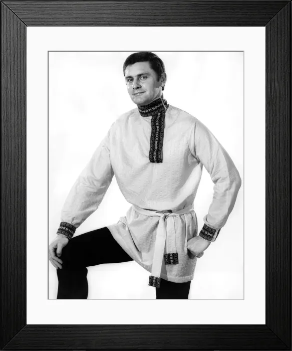 Framed Print : Reveille Fashions David West. March 1967 P008517