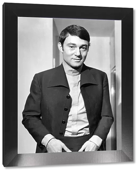 Vidal Sasson in a suit tailored for him by Michael St. John. April 1968 P009677