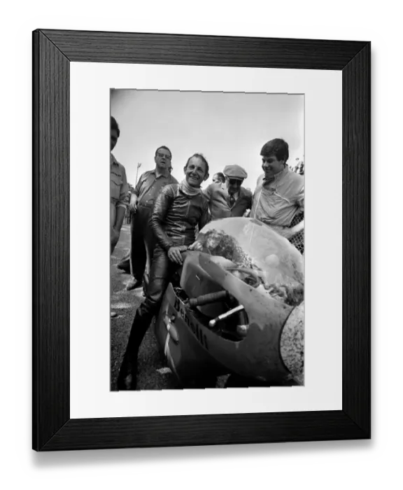 Framed Print : Sport Motorcycling: Isle of man TT Racing Production 250CC Class Framed Print : Sport Motorcycling: Isle of man TT Racing Production 250CC Class