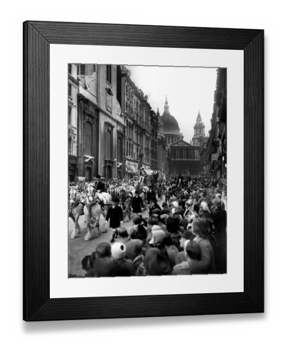 Framed Print : The Lord Mayorss Show. General view showing The Lord Mayors coach
