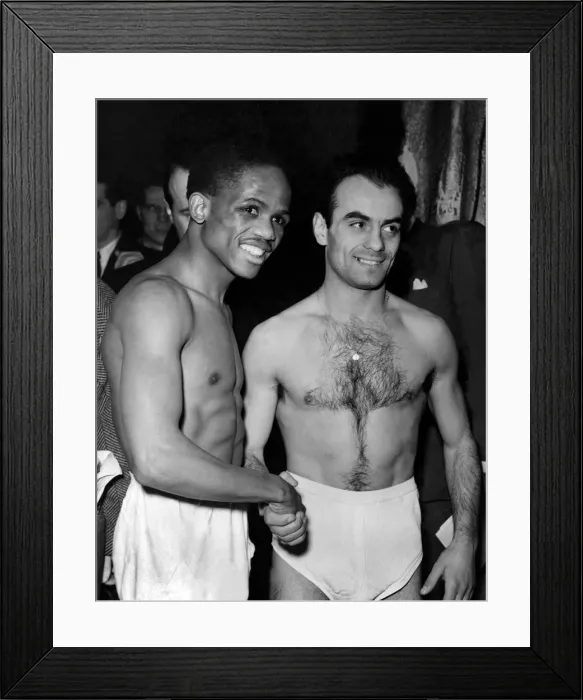 Framed Print : Jake Tuli (former Empire Flyweight Champion) on left and Nazzarena Gianelli (Italy Framed Print : Jake Tuli (former Empire Flyweight Champion) on left and Nazzarena Gianelli (Italy