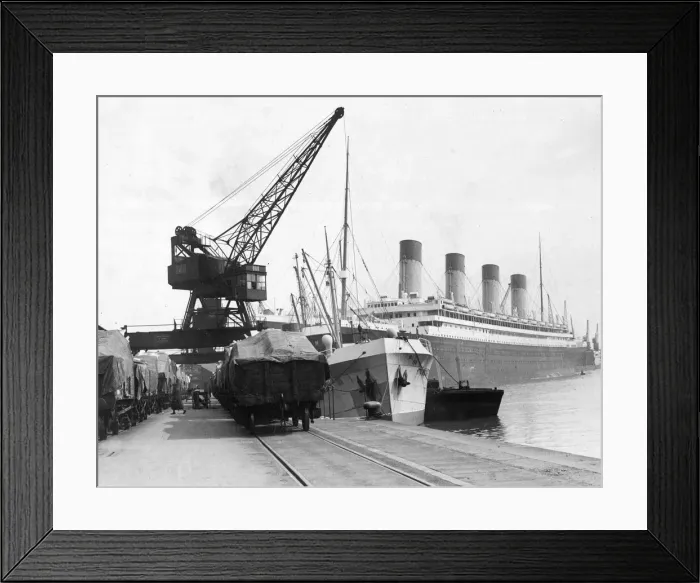 Framed Print : Freight being loaded onto Ocean Liner from train. c. 1950 English Railways