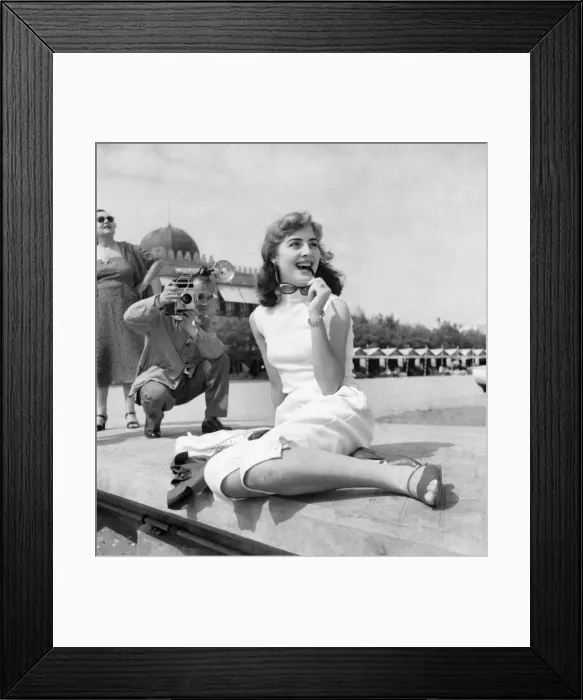 Framed Print : Venice Film Festival 1953. Lenova Ruffo Italian film star. August 1953 D5369-004