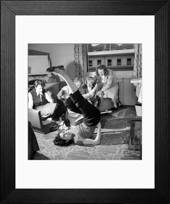 Framed Print : Women members of the French Athletic team who are to meet British athletes at the white