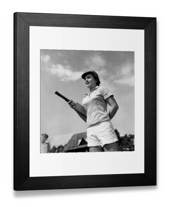 Framed Print : Sport: Cricket Women: Almost every inhabitant of the little village of Puttenham Framed Print : Sport: Cricket Women: Almost every inhabitant of the little village of Puttenham