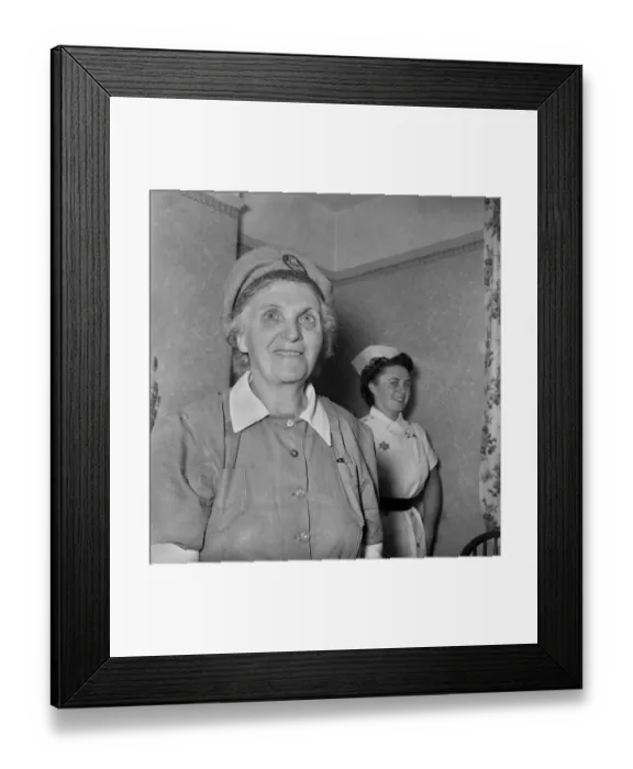 Framed Print : Dorathy Anderson seen here delivering a baby at the Stretham Clinic Framed Print : Dorathy Anderson seen here delivering a baby at the Stretham Clinic