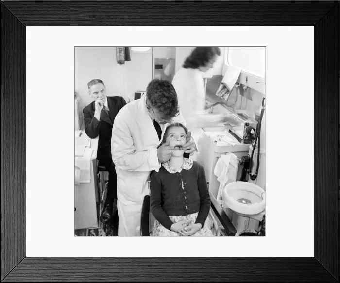 Framed Print : Medical: Dentists: Kent County Council mobile dental surgery Framed Print : Medical: Dentists: Kent County Council mobile dental surgery