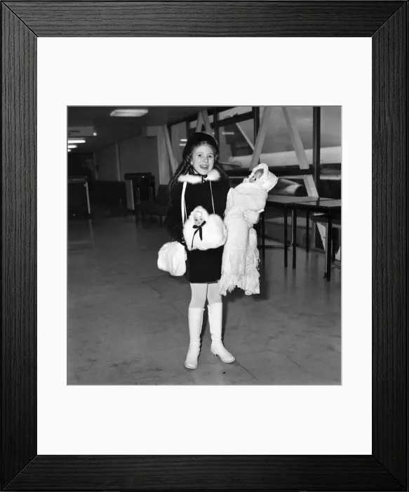 Framed Print : Child star Bonnie Langford aged 10 pictured at Heathrow Airport