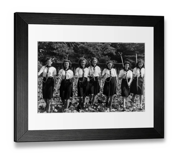 Framed Print : World War II Women. Sutton Sea Rangers become land workers