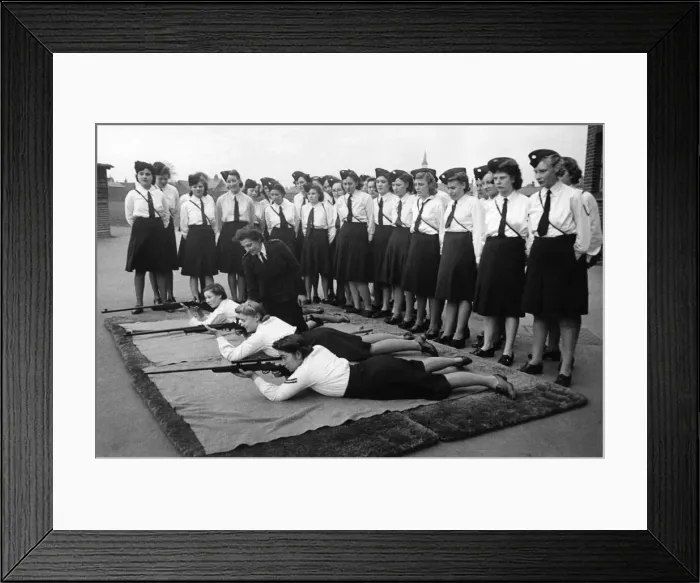 Framed Print : World War II Women: Maldon (Essex) G. T. C. Company girls are fast becoming crack rifle