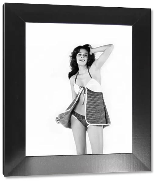 'Miss Vicki'Glamour girl. January 1975 75-00145-007