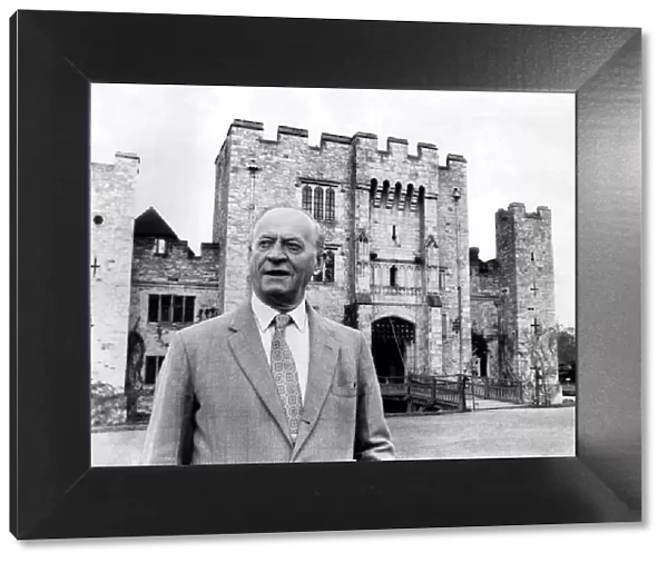 An Englishmans home-Lord Astor at Hever Castle. April 1982 P003651