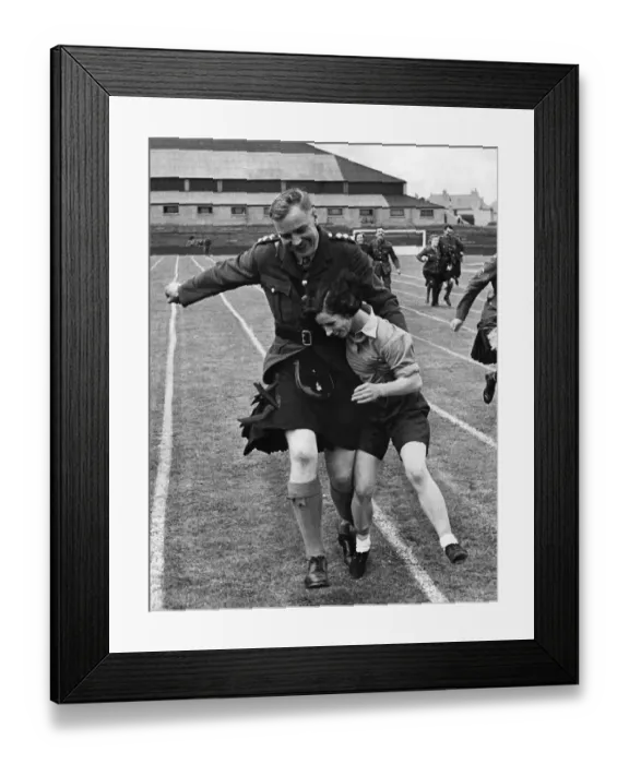 Framed Print : Captain Smith of the Black watch seen here with volunteer Fachie competing in the three Framed Print : Captain Smith of the Black watch seen here with volunteer Fachie competing in the three