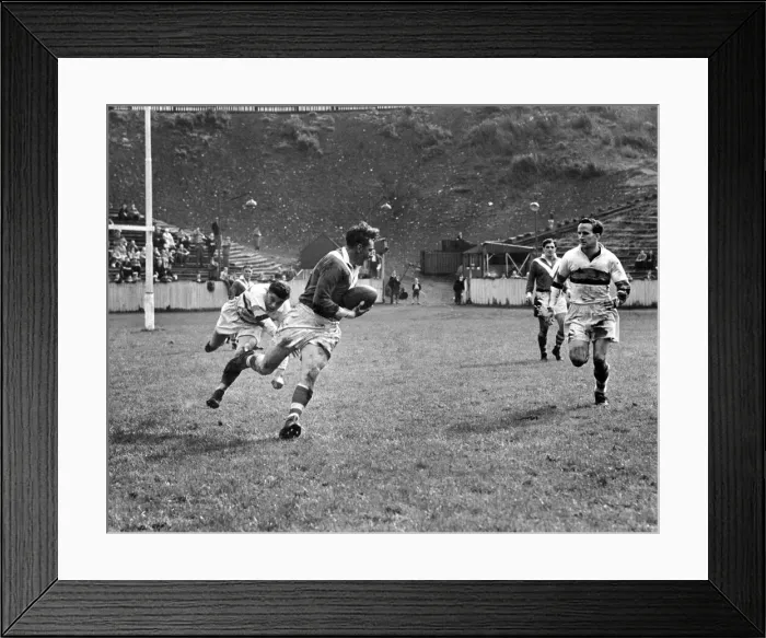 Framed Print : Goodwin Barrow smiles as he leaves Davies D, of Bradford out of reach but Ward looks Framed Print : Goodwin Barrow smiles as he leaves Davies D, of Bradford out of reach but Ward looks