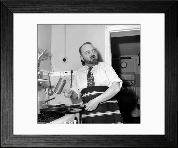 Framed Print : Philip Harben, T. V. cook. December 1953 D7320-001