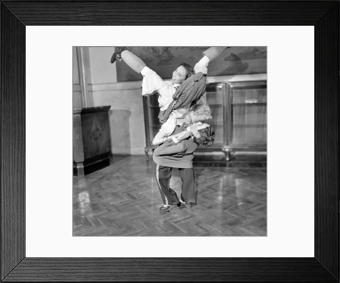 Framed Print : Rome. Claudia Ney in her puppet act. November 1953 D6777