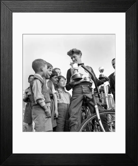 Framed Print : Members of the Warwick Lions, Hackney Comets