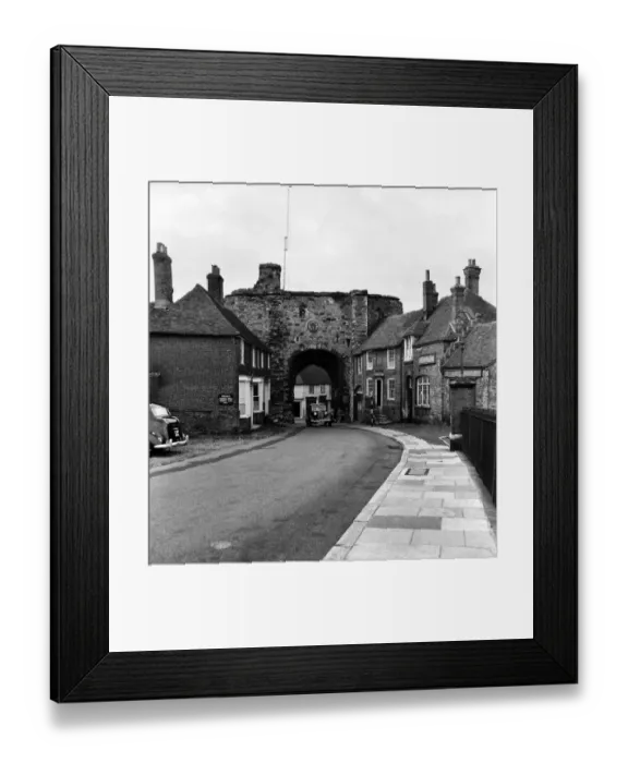 Framed Print : Places: England: Rye. General Street scene in and a round The Sussex town of Rye