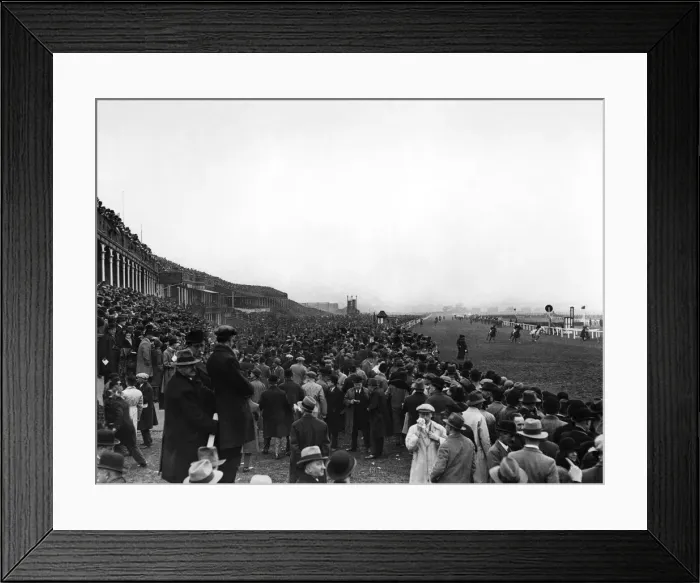 Framed Print : Grand National 1930. P009330 Framed Print : Grand National 1930. P009330