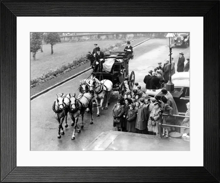 Framed Print : The stage coach carrying the Judges to the opening of Durham Assizes