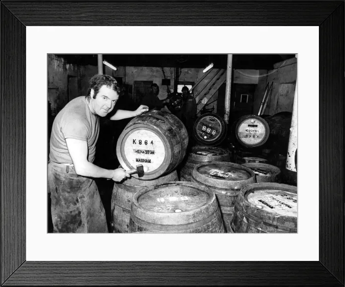 Framed Print : Clive Hollis who is the cooper at Theakstone Brewery at Masham Framed Print : Clive Hollis who is the cooper at Theakstone Brewery at Masham