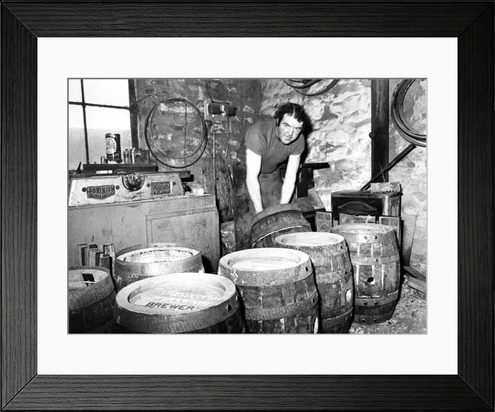 Framed Print : Clive Hollis who is the cooper at Theakstone Brewery at Masham Framed Print : Clive Hollis who is the cooper at Theakstone Brewery at Masham