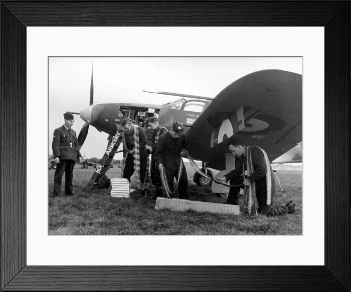 Framed Print : US troops in England during the Second World War RAF 601 Squadron fighter command Framed Print : US troops in England during the Second World War RAF 601 Squadron fighter command