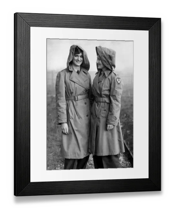 Framed Print : Flying nurses of the USaF Ninth Troop Carrier Command, wearing special mac coats