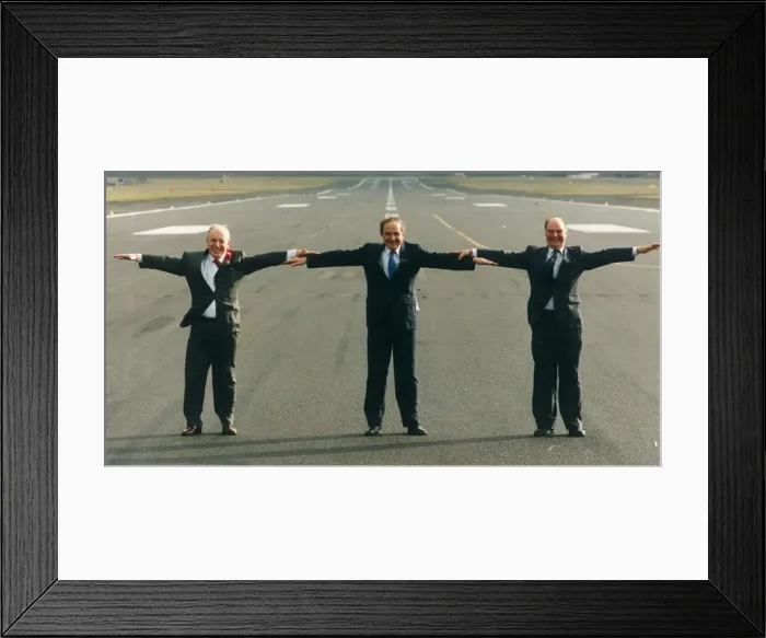 Framed Print : George Younger on the runway at Pretwick Airport near Glasgow with Bill Miller (left Framed Print : George Younger on the runway at Pretwick Airport near Glasgow with Bill Miller (left
