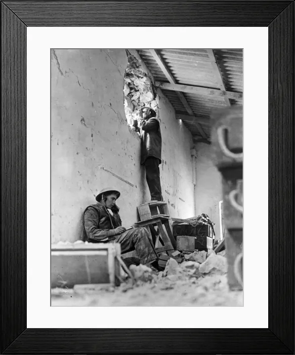 Framed Print : Derna, Libya. An artillery observation post in a captured fort Framed Print : Derna, Libya. An artillery observation post in a captured fort