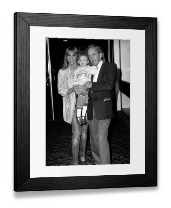 Framed Print : Paul Raymond with family January 1988 daughter Debbie James
