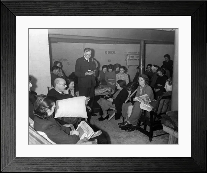 Framed Print : An evening prayer by the Church Army for people staying in a shelter at Marylebone Road Framed Print : An evening prayer by the Church Army for people staying in a shelter at Marylebone Road