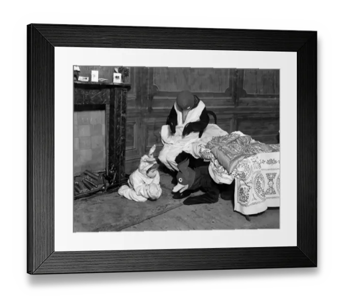 Framed Print : Scene from Father Christmas Calls on Pip, Squeak and Wilfred
