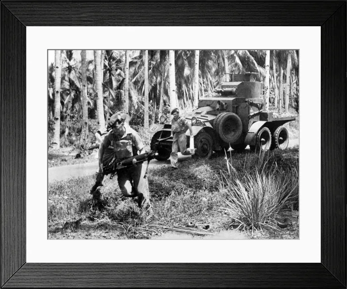 Framed Print : Men of the Argyll and Sutherland Highlanders on a patrol of jungle roads in Malaya during Framed Print : Men of the Argyll and Sutherland Highlanders on a patrol of jungle roads in Malaya during