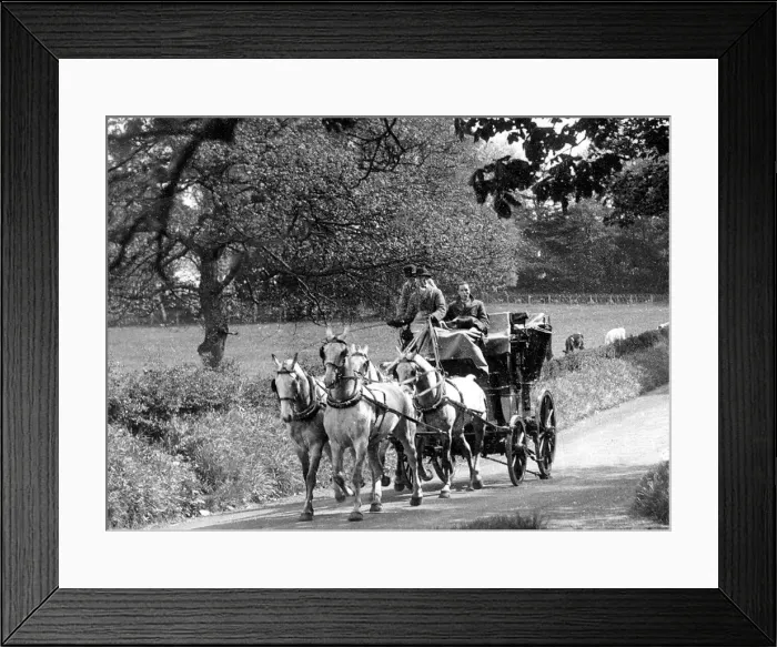 Framed Print : The coach and horses, a glory of old Englands highways Which mr Framed Print : The coach and horses, a glory of old Englands highways Which mr